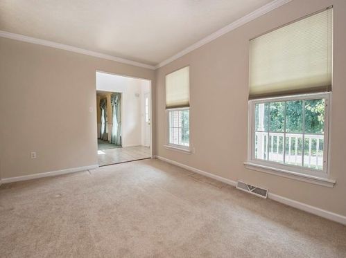 221 Arrowhead Ln, Eighty Four, PA 15330-2689
