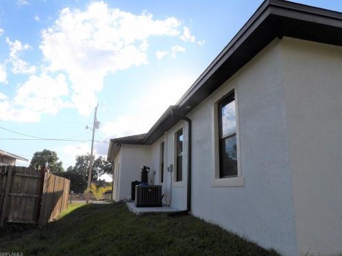 2712 Rena Ln, Lehigh Acres, FL 33971-5524