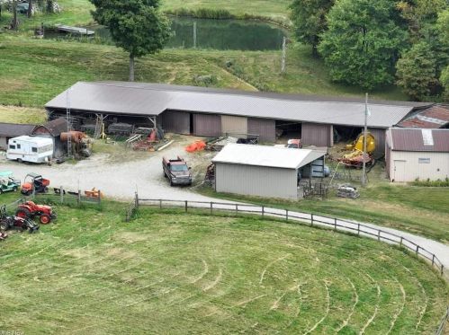 3175 Morningstar Rd, Blue Rock, OH 43720-9760