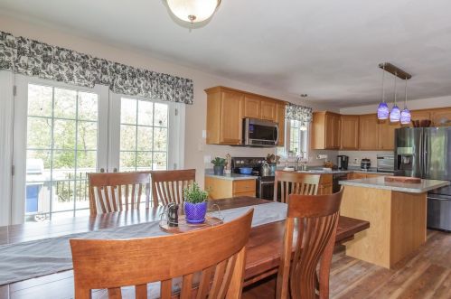 11 Lynwood Rd, Raymond NH  03077-1876 exterior