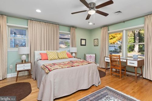 300 28th St, Camp Hill PA  17011-2801 exterior