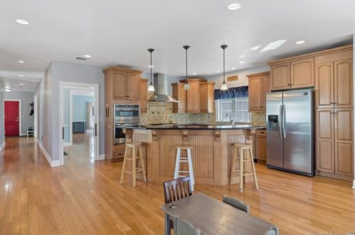 6 Nolan St, Norwalk CT  06850-2525 exterior