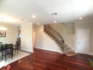 650 Willowgate St, Mountain View CA  94043-4816 exterior