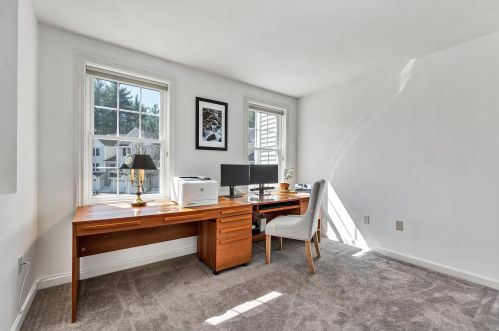 83 Barrington Ave, Nashua NH  03062-2288 exterior