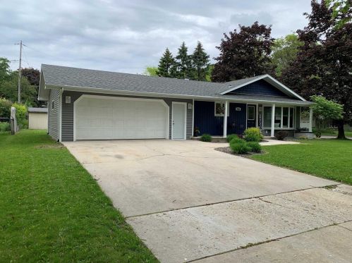 3045 Colleen Dr, Green Bay, WI 54311-5772