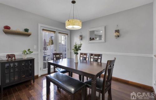 2 Covington Ct, East Brunswick NJ  08816-5127 exterior