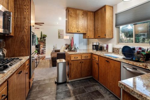 1503 Sierra St, Redwood City CA  94061-2712 exterior