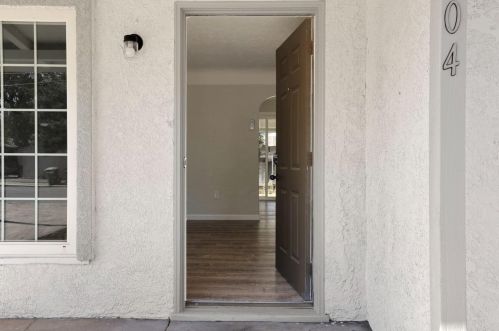504 Roselawn Ave, Modesto CA  95351-3731 exterior