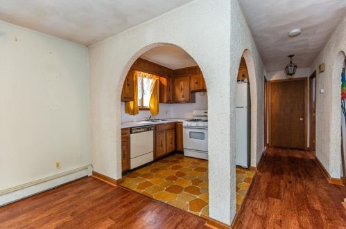 79 Thelma St, North Providence RI  02904-4560 exterior