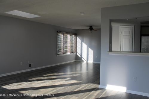 135 Brandywine Ct, Bricktown, NJ 08724-2072