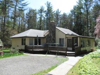 20 Kern Rd, Barryville, NY 12719-5209