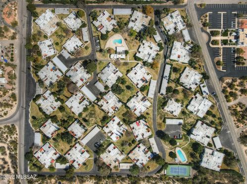 725 Las Lomitas Rd, Tucson, AZ 85704-2705