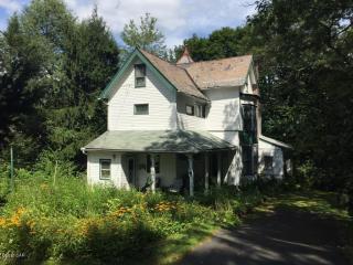 10 Rocks St, Weatherly, PA 18255-1131