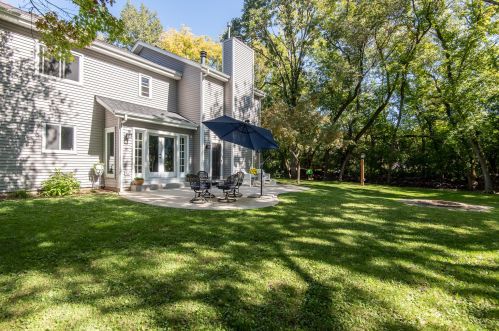412 Prairie View Dr, North Prairie, WI 53153-9787