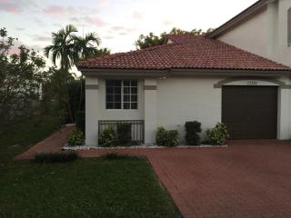 11566 51st Ln, Miami FL  33178-3560 exterior