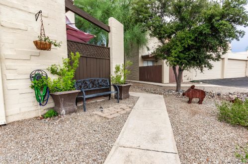 2114 Calle De La Cienega, Tucson, AZ 85715-4104