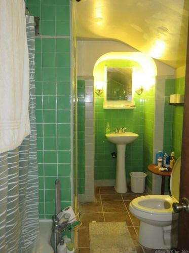 207 Main St, Colchester CT  06415-1405 exterior