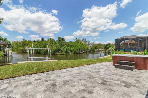 2704 Sanibel Blvd, Saint James City FL  33956-2232 exterior