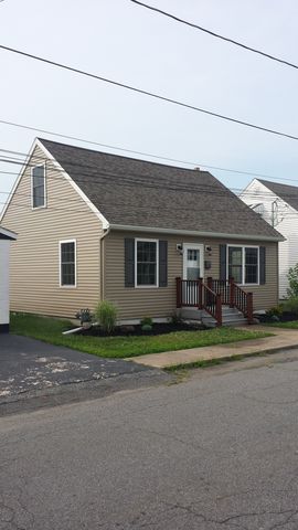 18 Moosic St, Pittston, PA 18644-1703
