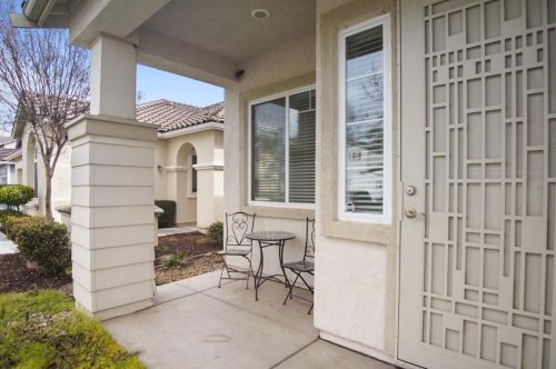 5812 Homewood Way, Riverbank CA  95367-9550 exterior