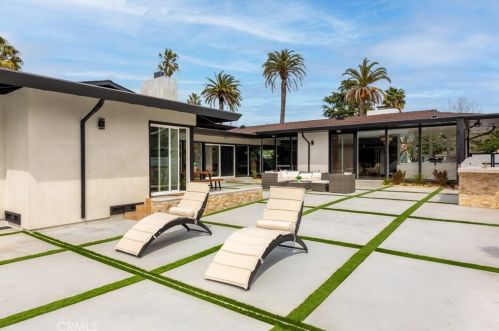 3841 Pacific Ave, Long Beach CA  90807-3227 exterior