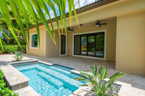 109 Calmo Cir, Port Saint Lucie FL  34984-6610 exterior