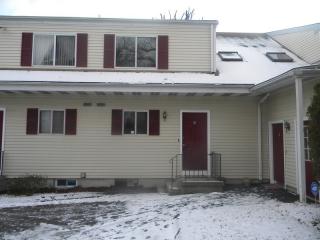 120 Courtland Cir, Stamford CT  06902-4350 exterior