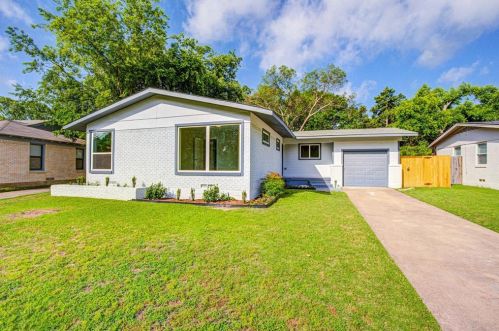 10171 Baronne Cir, Dallas TX  75218-1028 exterior