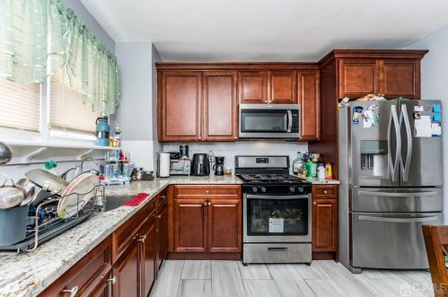 515 Sayre Ave, Perth Amboy NJ  08861-3681 exterior