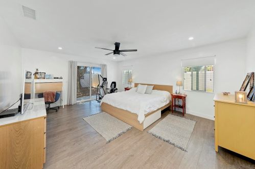 5702 Bakewell St, San Diego CA 92117-4044 exterior