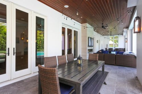 215 3rd Ave, Naples, FL 34102-8407