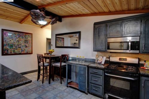 2255 Dracena St, Hayward CA 94545-4219 exterior