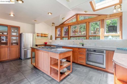 66 Panoramic Way, Berkeley CA 94704-2540 exterior