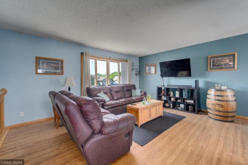 1251 Falcon Pl, New Johannesburg, WI 54017-6591