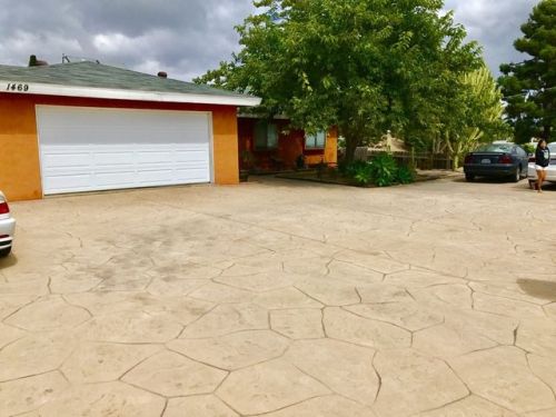 1469 Olive Ave, Vista, CA 92083-5546