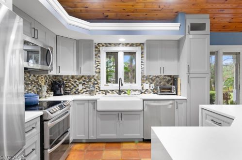 561 20th Ave, Naples FL  34120-3372 exterior