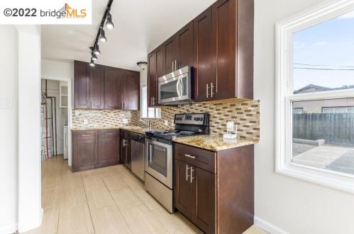 14950 Lark St, San Leandro CA  94578-1846 exterior