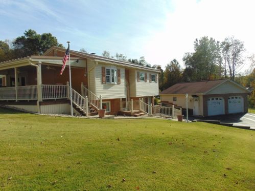 158 Rockwell Rd, Grays Landing, PA 15461-2558