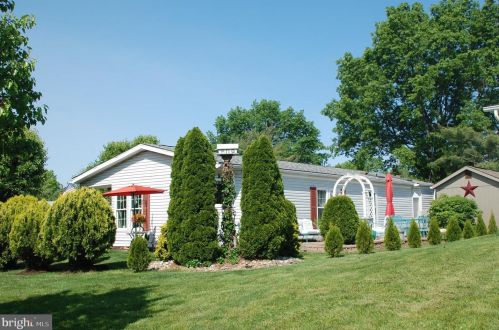 15 Clovedale Way, Souderton, PA 18964-1952