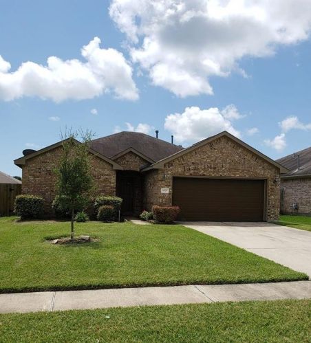 8009 Red Oak Ln, Texas City, TX 77591-2564