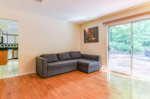 22 Brown Ct, East Brunswick, NJ 08816-4276