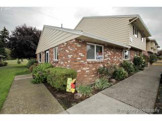1330 Hogan Dr, Damascus, OR 97030