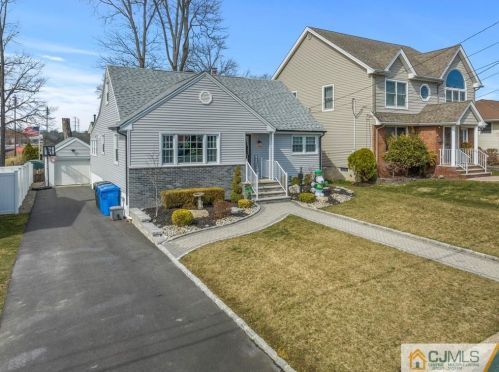 741 Harrell Ave, Woodbridge, NJ 07095-3241