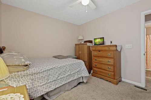 438 Wagon Ave, Pataskala OH  43062-8060 exterior