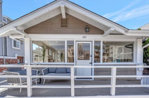 307 Fernando St, Newport Beach CA  92661-1236 exterior