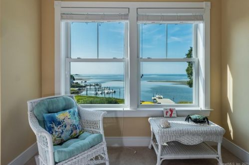 20 Jordan Cove Rd, Waterford CT  06385-3227 exterior