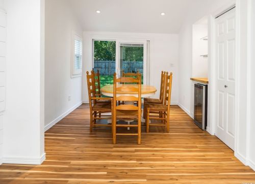 6 Longview Dr, East Quogue NY  11942-3622 exterior