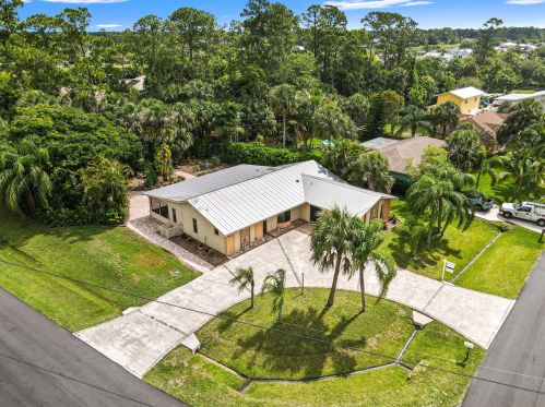 1089 Dalton Ave, Fort Pierce, FL 34953-2830