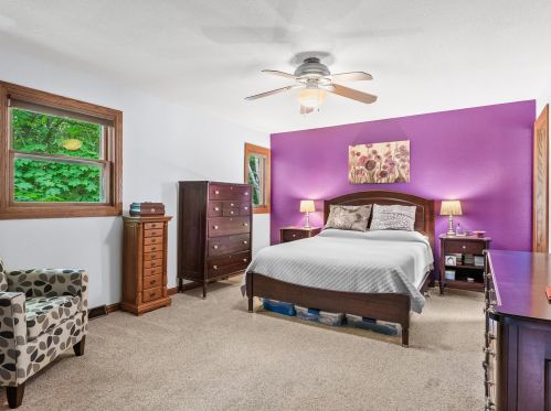 1410 Whitewater Dr, Manitowoc WI 54220-9437 exterior