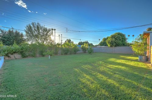 7814 11th Ave, Phoenix AZ  85021-7113 exterior